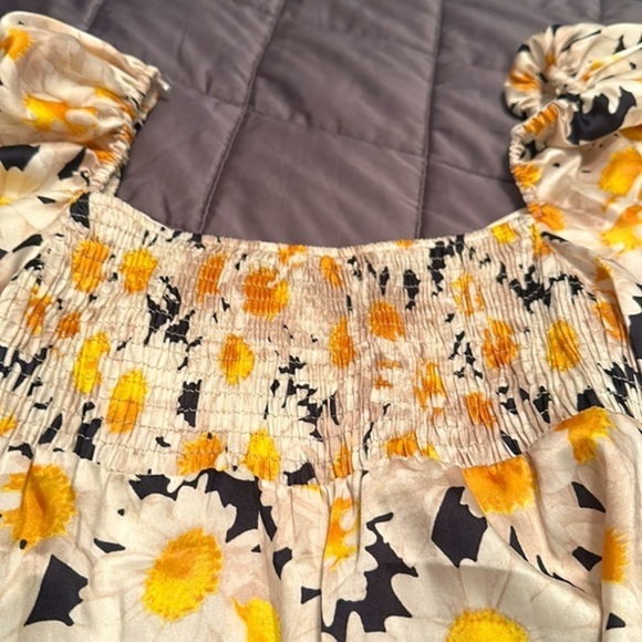 ZARA - Beautiful Gathered or Off-Shoulder Blouse - S - EUC - - Picture 4 of 5